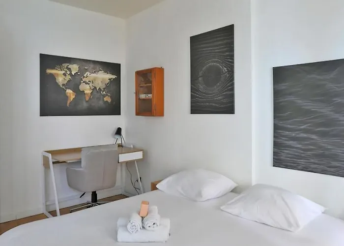 Apartamento Le Miroir De Mengin - 4 Personnes - 2 - Place Charles Iii