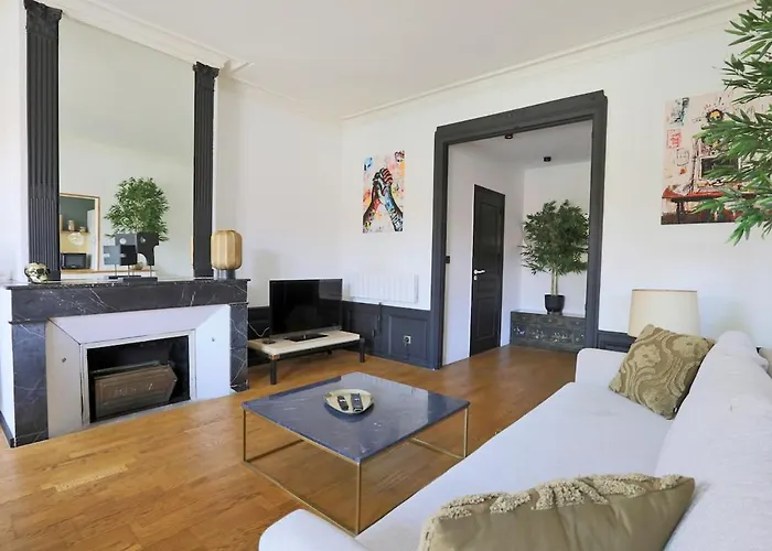 Apartamento Le Miroir De Mengin - 4 Personnes - 2 - Place Charles Iii